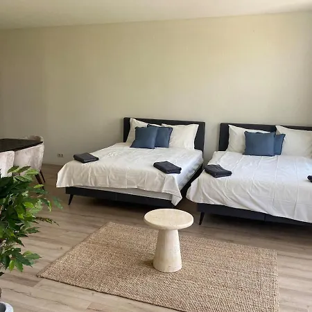 Cozy And Location! 6 Person *