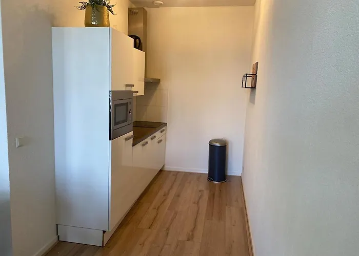 Cozy And Location! 6 Person Apartment Rotterdam