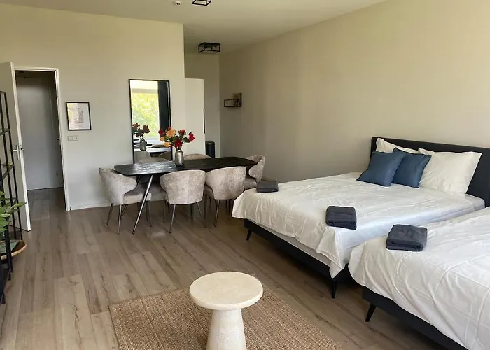 Cozy And Location! 6 Person